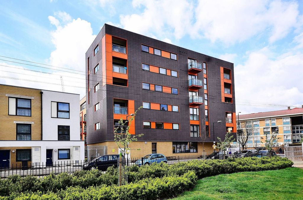 Property photo 2 of 8