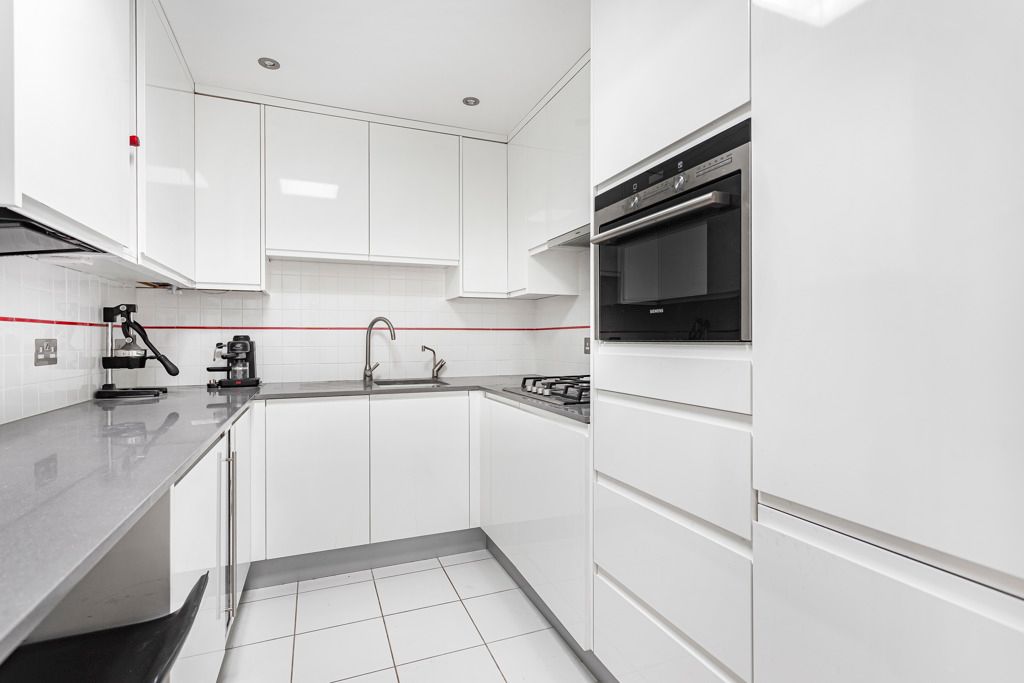 Property photo 3 of 15 Kitchen