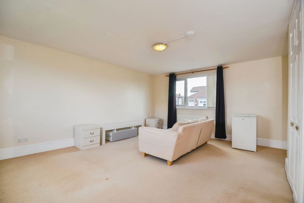 Property photo 3 of 20 Pbox-Img.Jpg