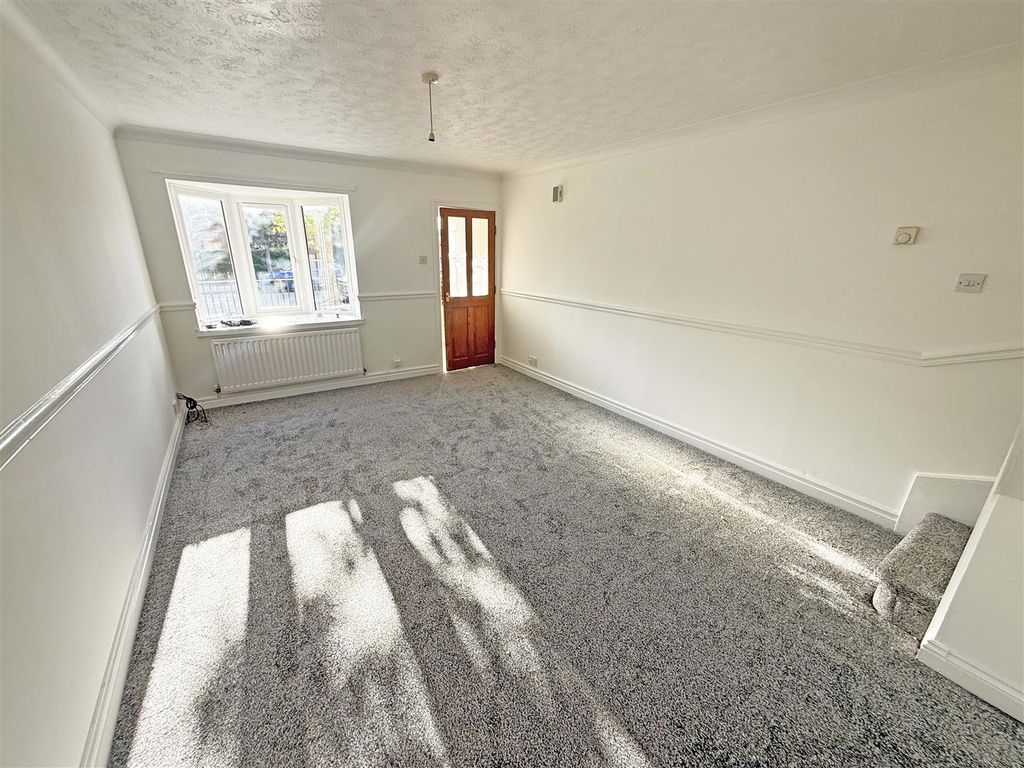 Property photo 2 of 7 George Stephenson Way Lounge.Jpg
