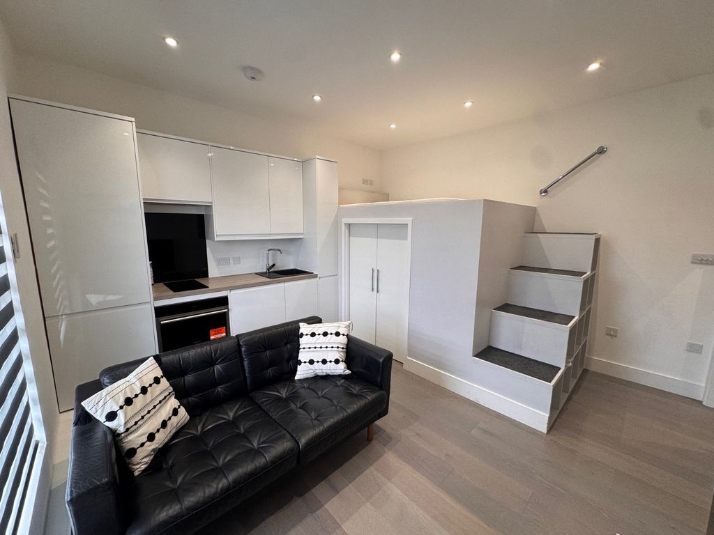 Property photo 2 of 10 Picture No. 06