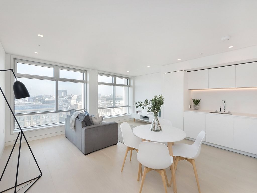 Property photo 1 of 17 Centre Point