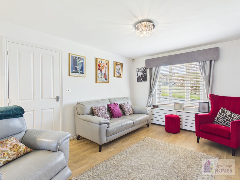 Property photo 2 of 26