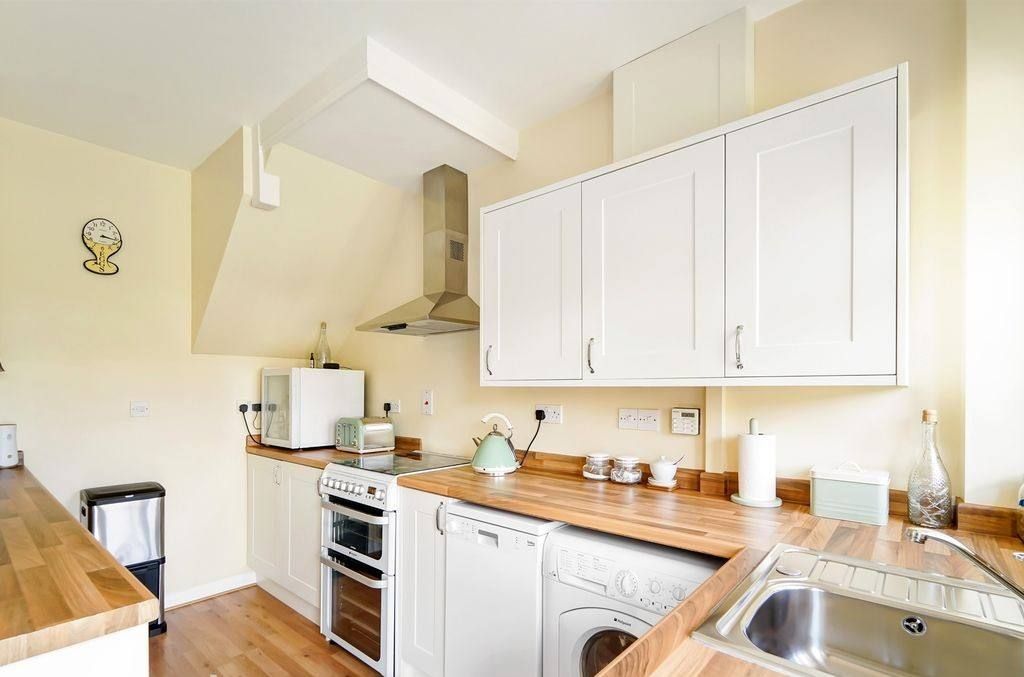 Property photo 3 of 8 Gallery