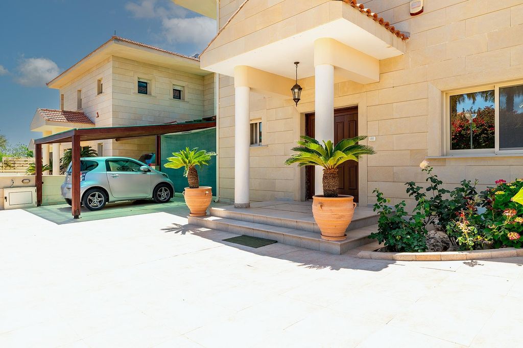 Property photo 3 of 30