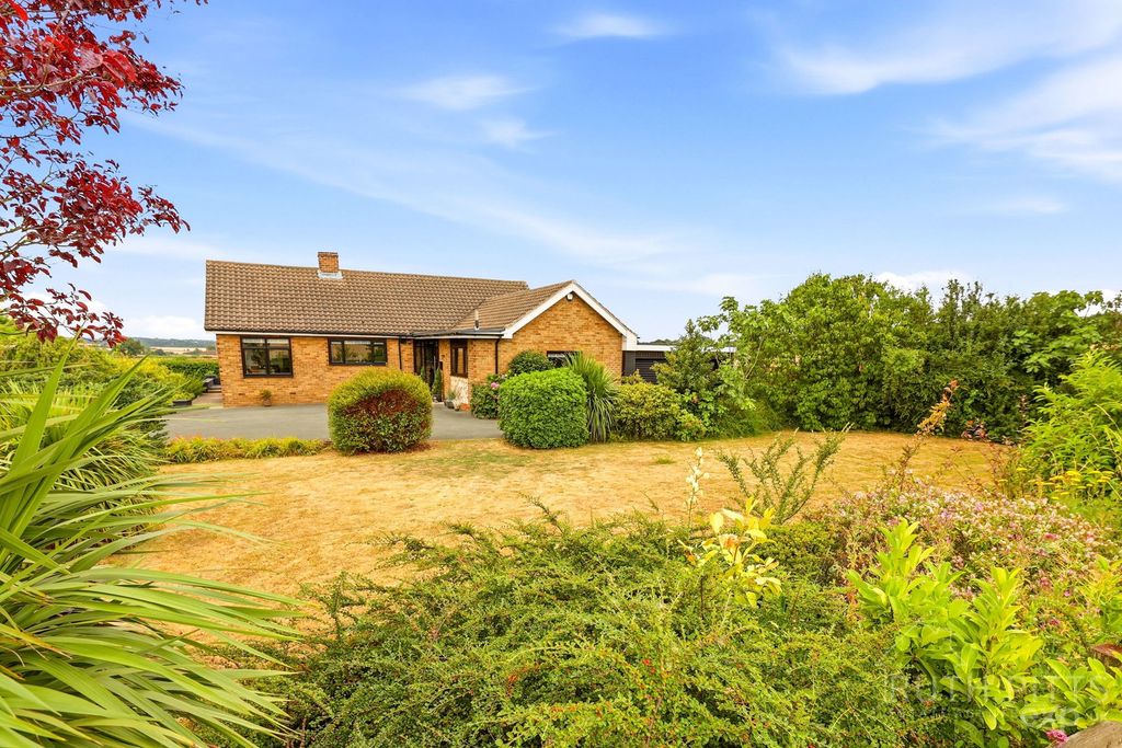 Property photo 3 of 32