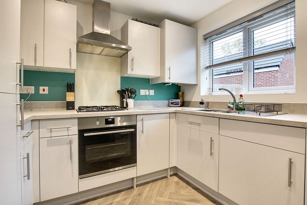 Property photo 2 of 24