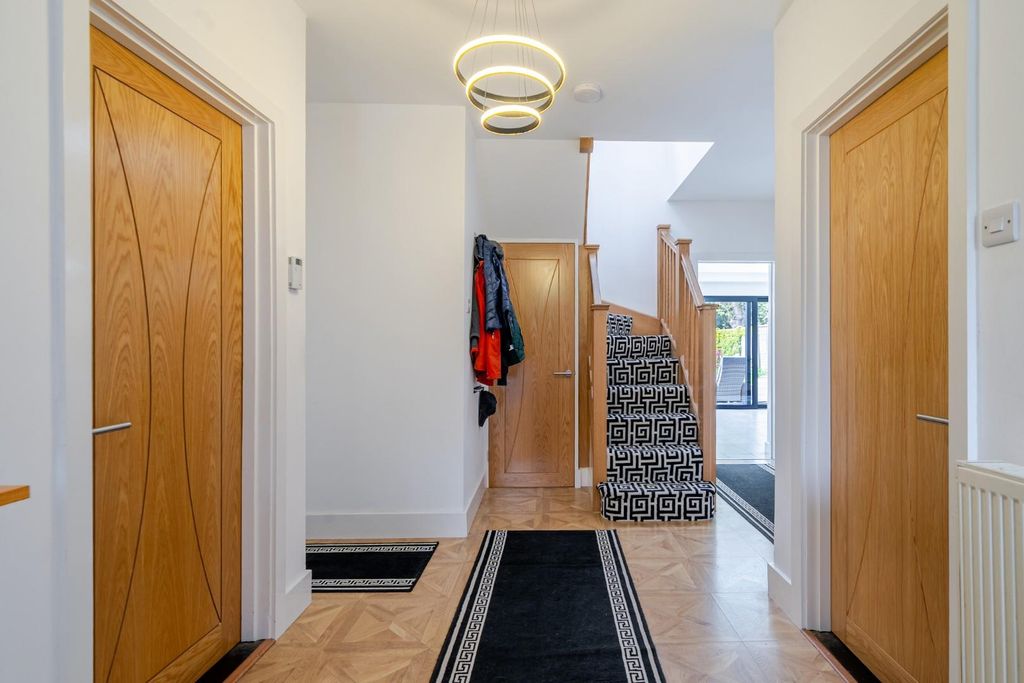 Additional image 7 of 5 bed chalet for saleDrayton Lane, Drayton, Portsmouth PO6