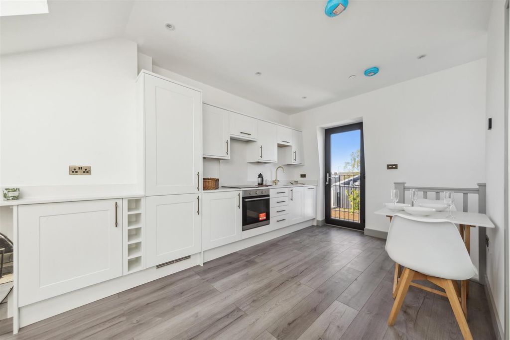 Property photo 1 of 12 6.Jpg