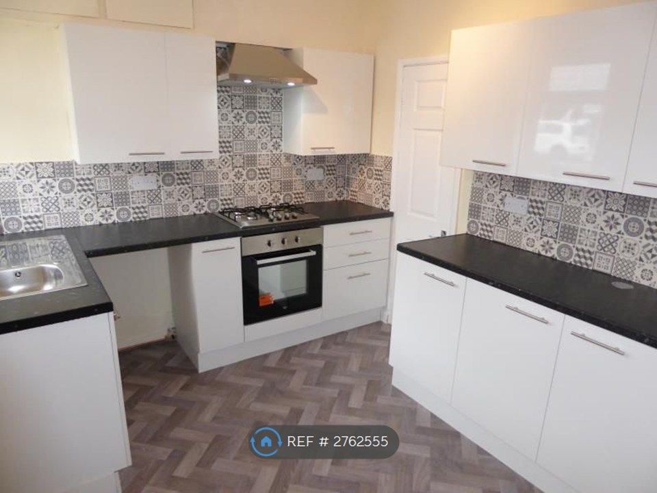 Property photo 1 of 9 Kitchen