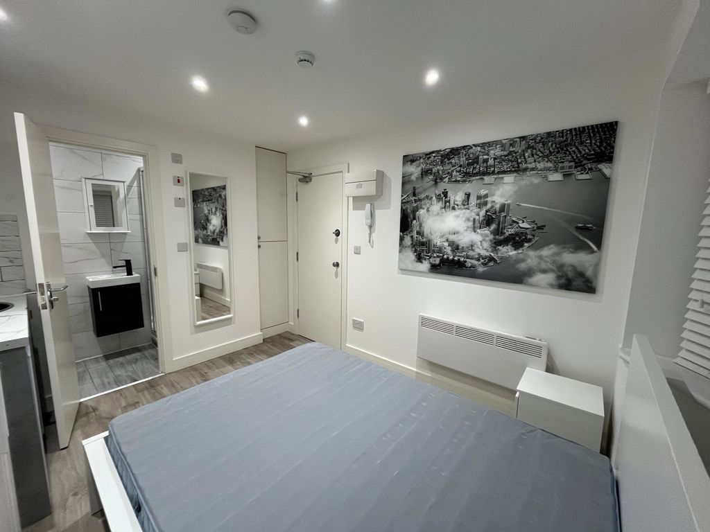 Property photo 3 of 3