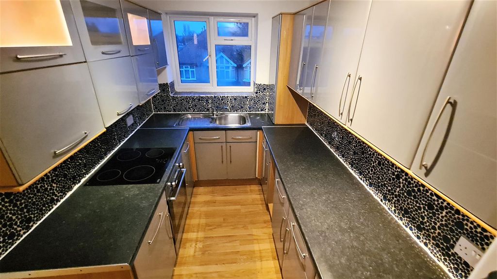 Property photo 2 of 12 Kitchen