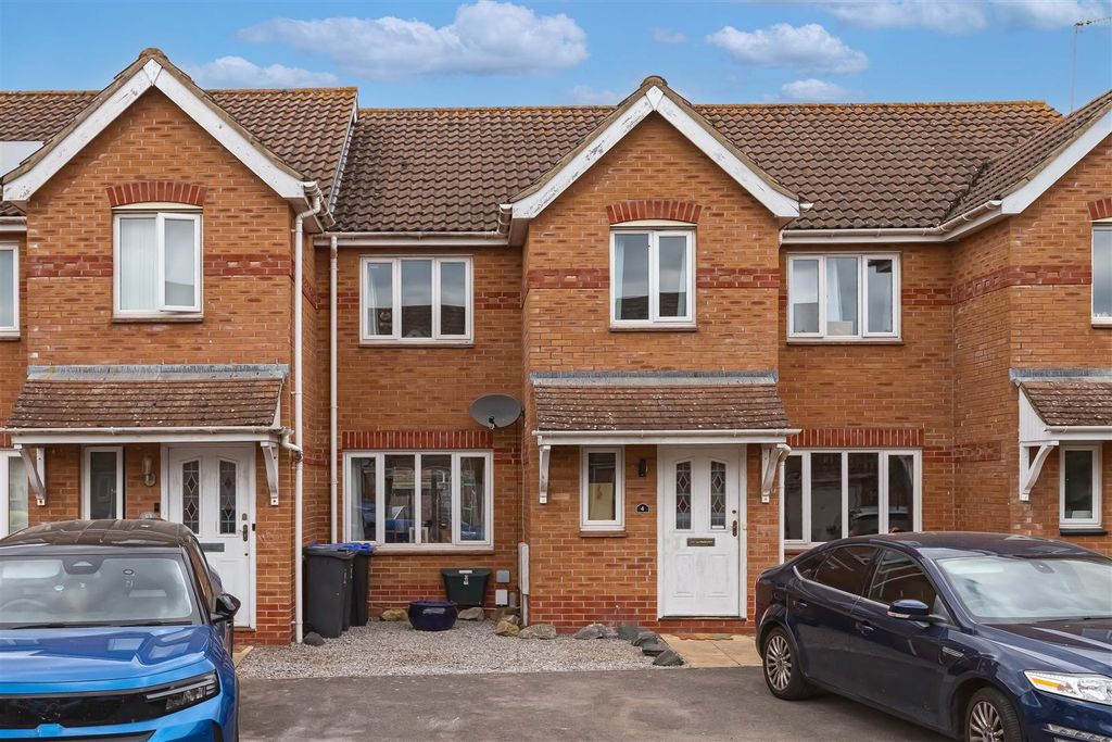 Property photo 1 of 15 Rees Close_18.Jpg