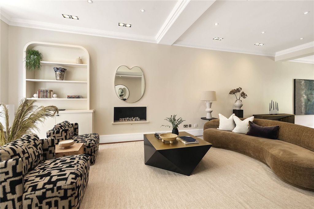Property photo 1 of 14 Reception Room