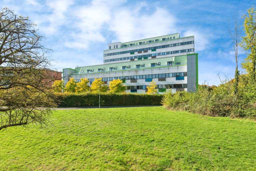 Property photo 1 of 16