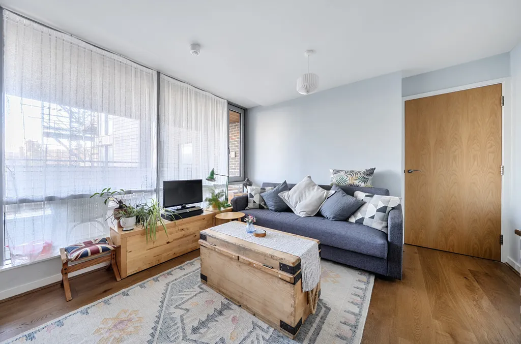 Apartment in Portsmouth, Portsea - View 6