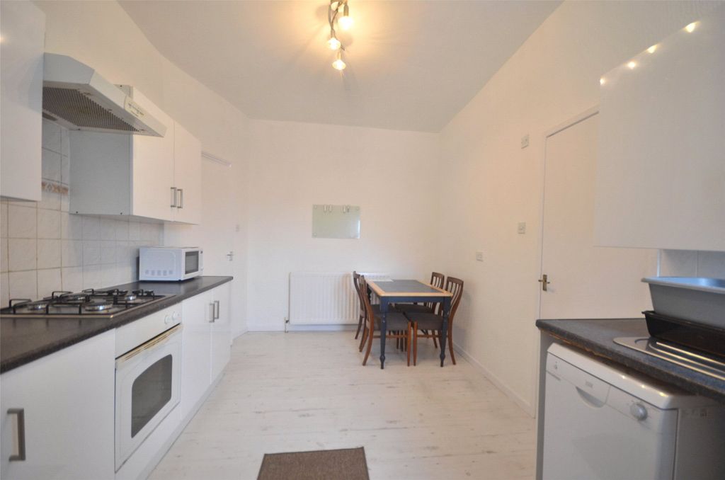 Property photo 3 of 12 Kitchen