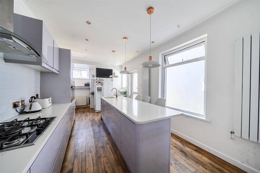 Property photo 1 of 44 1483177-17-6A3d1A9E758c6.Jpg