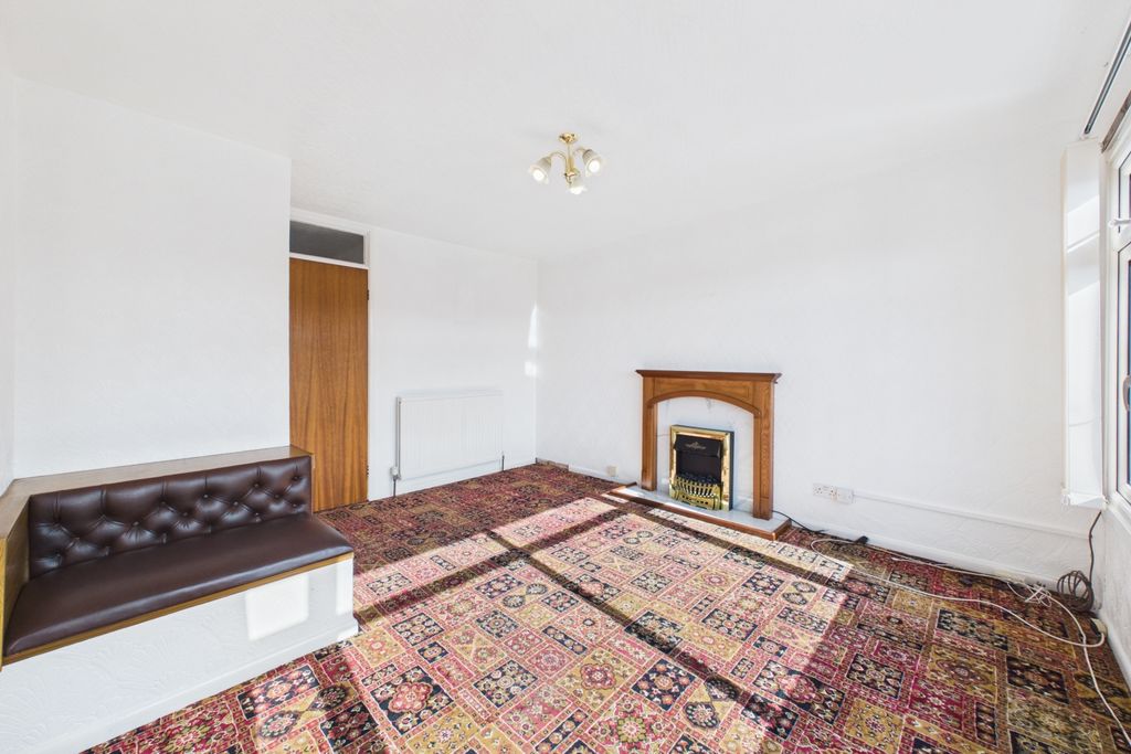 Property photo 3 of 19 Living Room