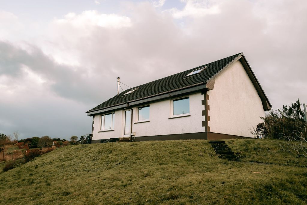 Property photo 2 of 40