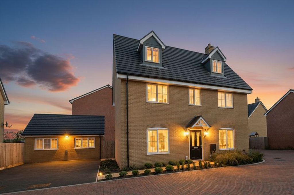 Property photo 1 of 32