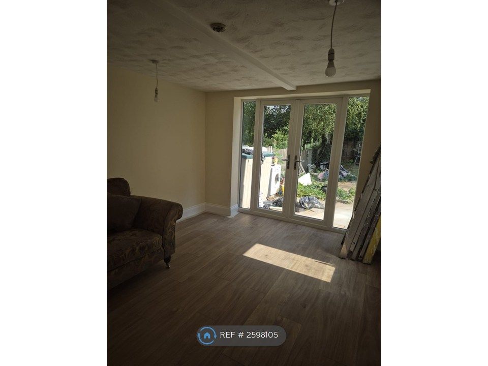Property photo 1 of 7 Living Room Looking To Garden