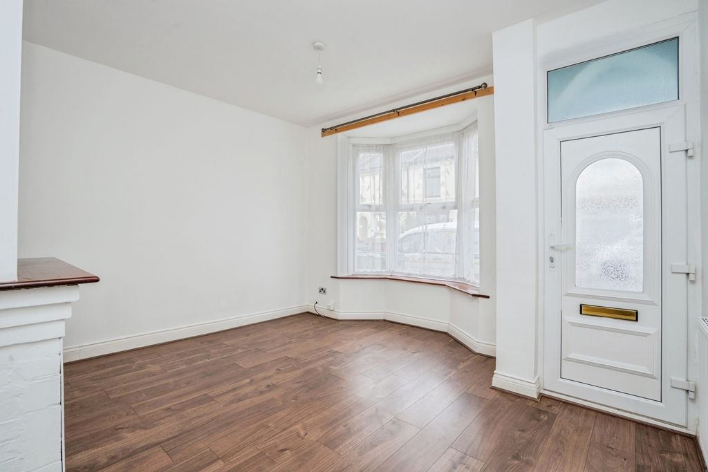 Property photo 2 of 21 Pbox-Img.Jpg