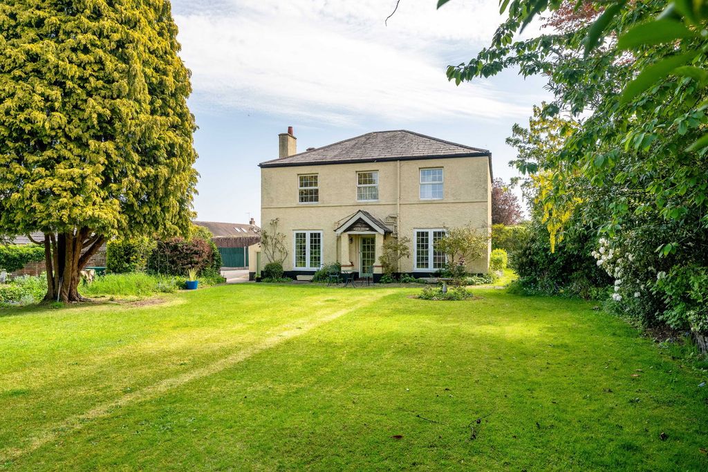 Property photo 1 of 53