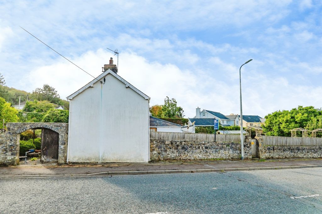 Property photo 3 of 21
