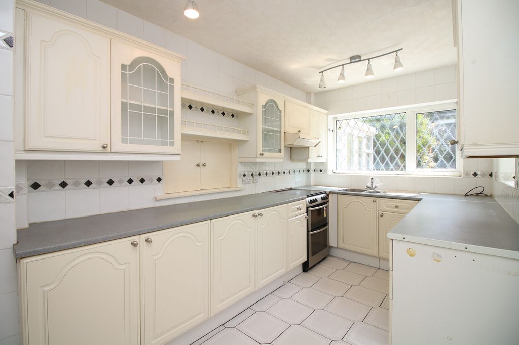 Property photo 2 of 24