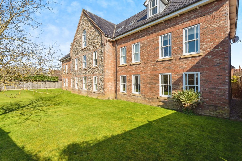 Property photo 1 of 18