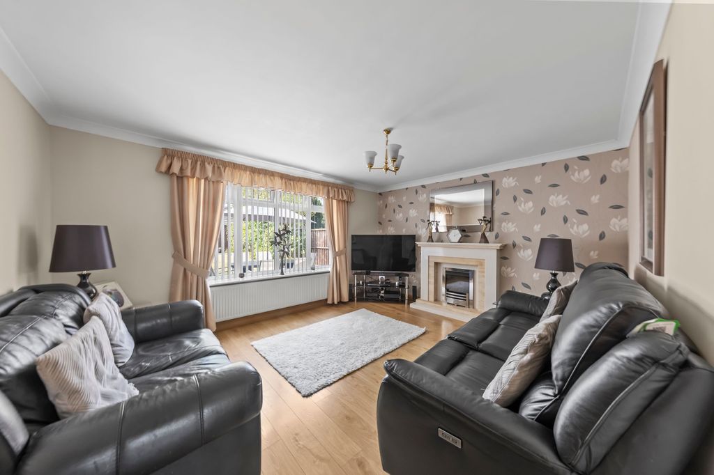 Property photo 2 of 23