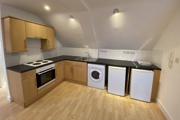 Property photo 2 of 10 Kitchen