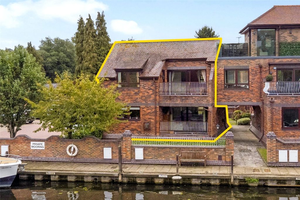 Property photo 2 of 13 Riverside View