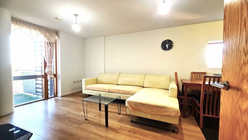 Property photo 3 of 14