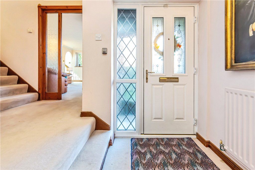 Property photo 2 of 23 Entrance Hall