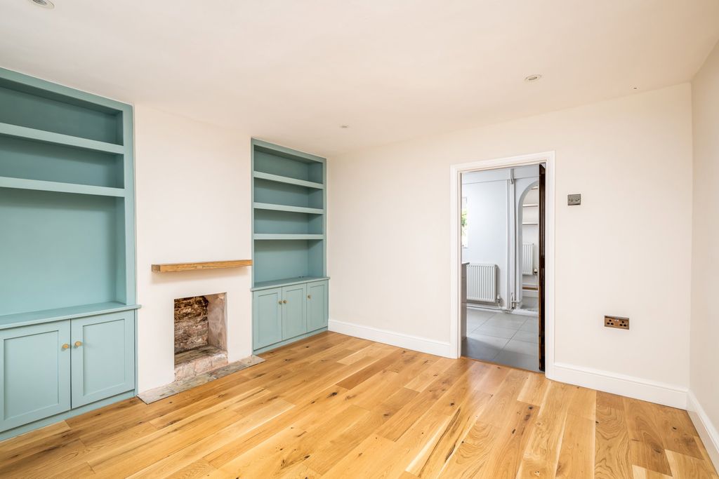 Property photo 2 of 29