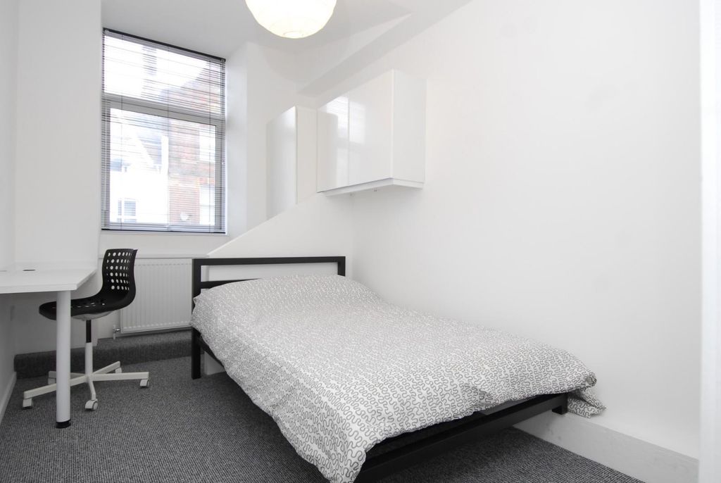 Property photo 3 of 6 55Ebringtonstf1003.Jpg