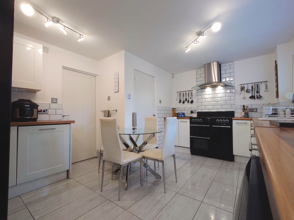 Property photo 2 of 51