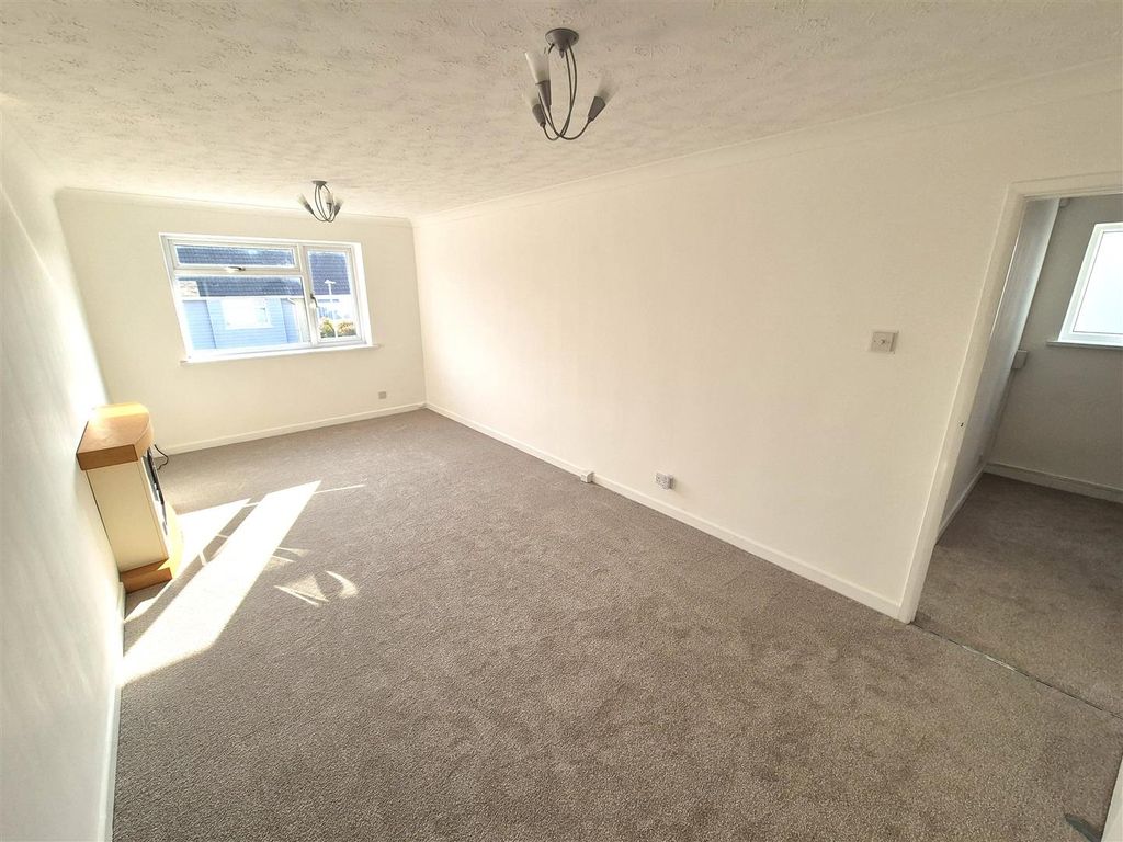 Property photo 3 of 10 12Craftlo2.Jpg