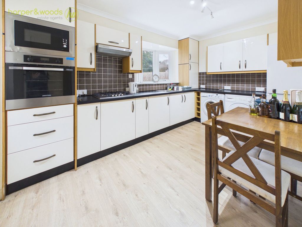 Property photo 2 of 27