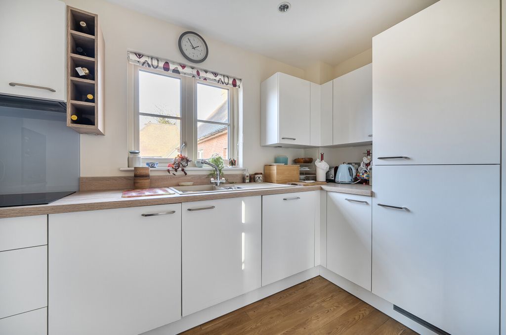 Property photo 3 of 20 1395869-8-695d2c6...