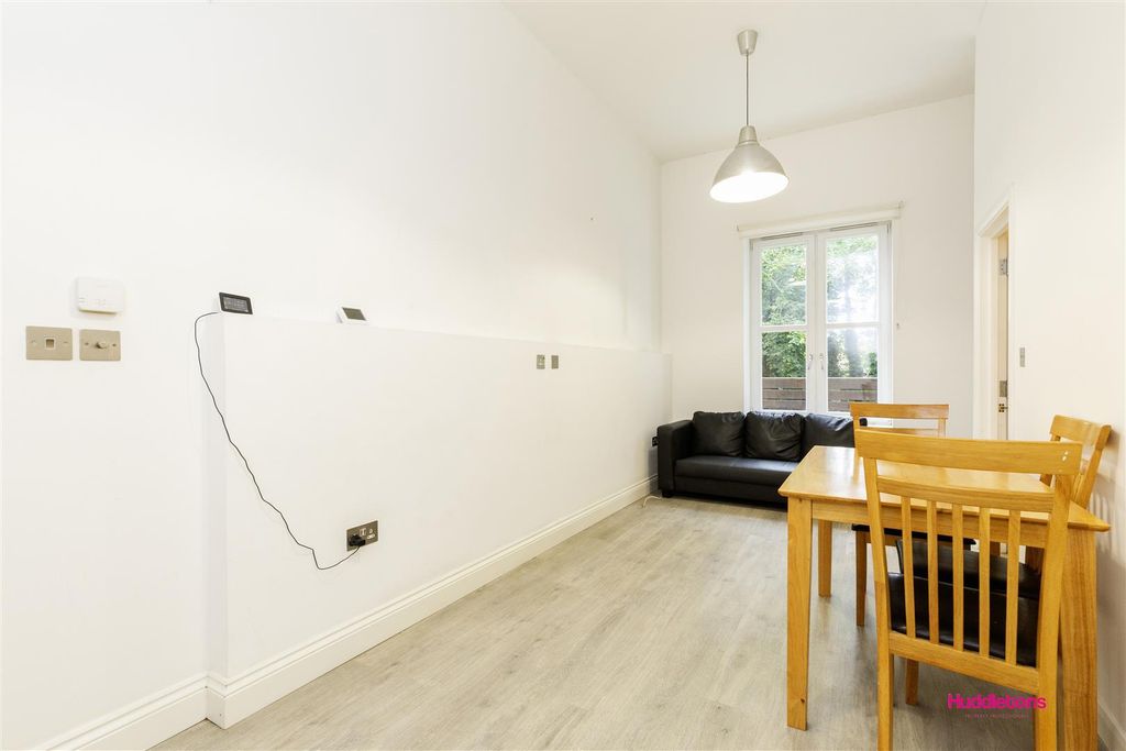 Property photo 2 of 15 1-Xch4Gbo0Yig7Suvfs6Fq.Jpg