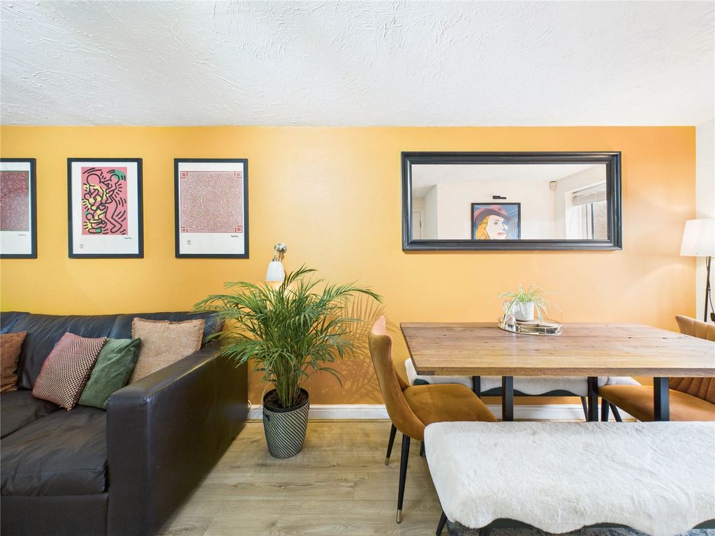 Property photo 2 of 28 Picture No. 46