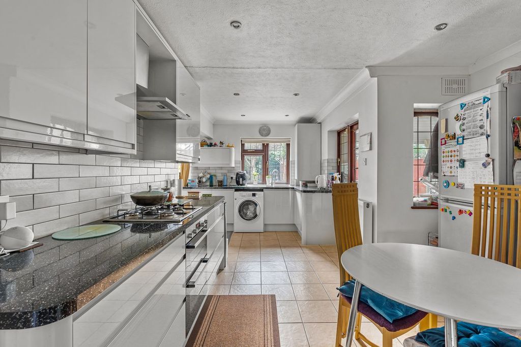 Property photo 2 of 15