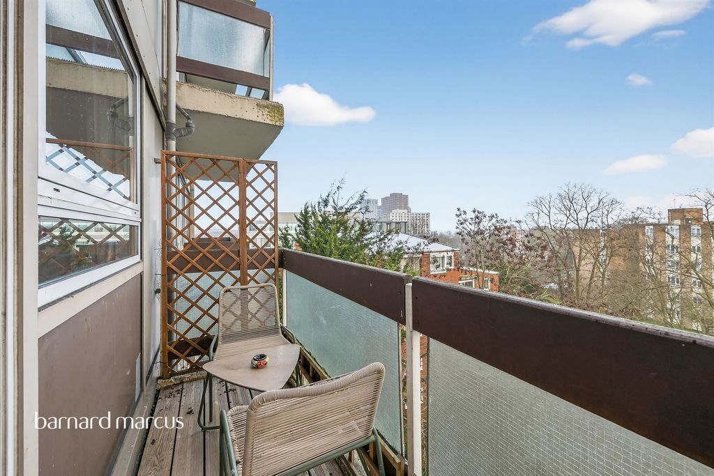 Property photo 3 of 9