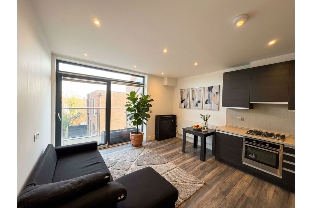 Property photo 1 of 6