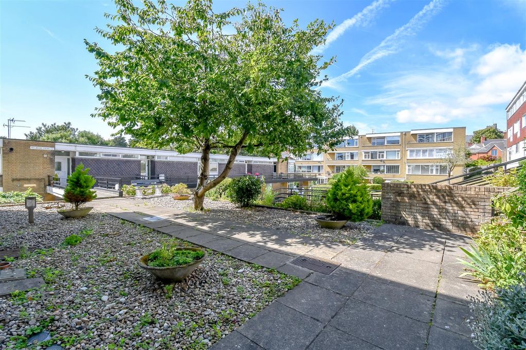 Property photo 2 of 24