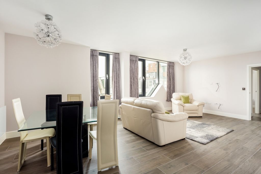 Property photo 1 of 11 5