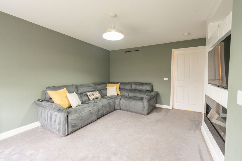 Property photo 2 of 58 Gallery